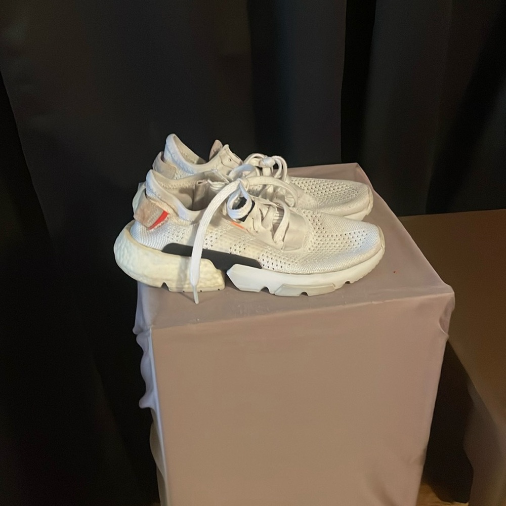 Adidas boost women’s tennis shoes, size 8